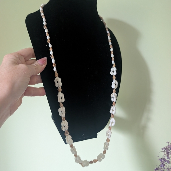Vintage Boho Shell Necklace - Picture 1 of 8